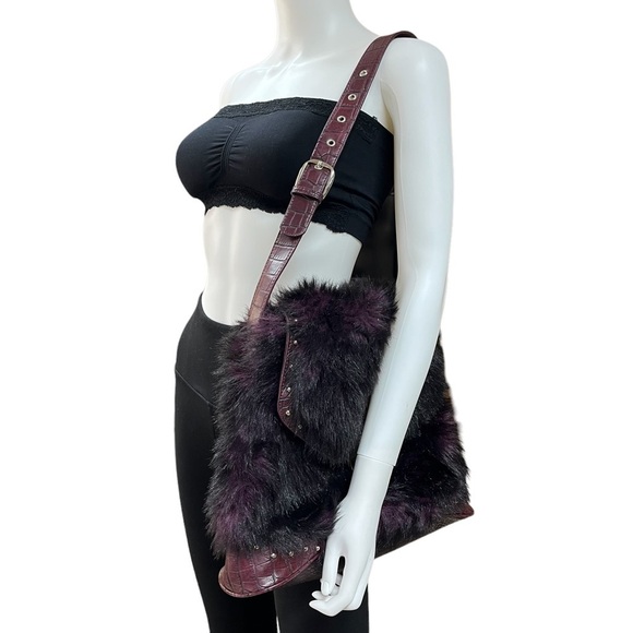 Fabulous Burgundy & Black Faux Fur Fuzzy and Alligator‎ Handbag - Picture 1 of 10
